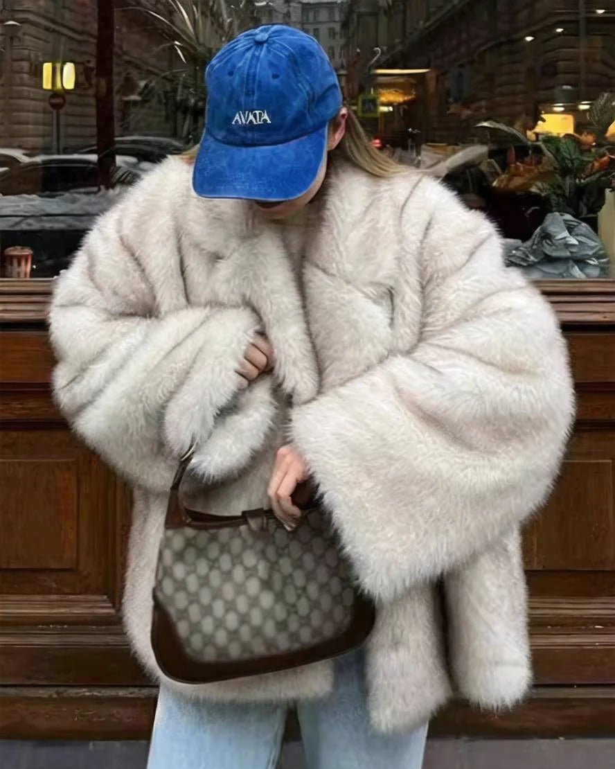 SOKYND Sariyah Faux Fur Coat in Beige